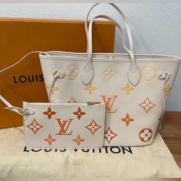 16. Louis Vuitton Empreinte Monogram Giant By The Pool Never full - Picture 4 of 10